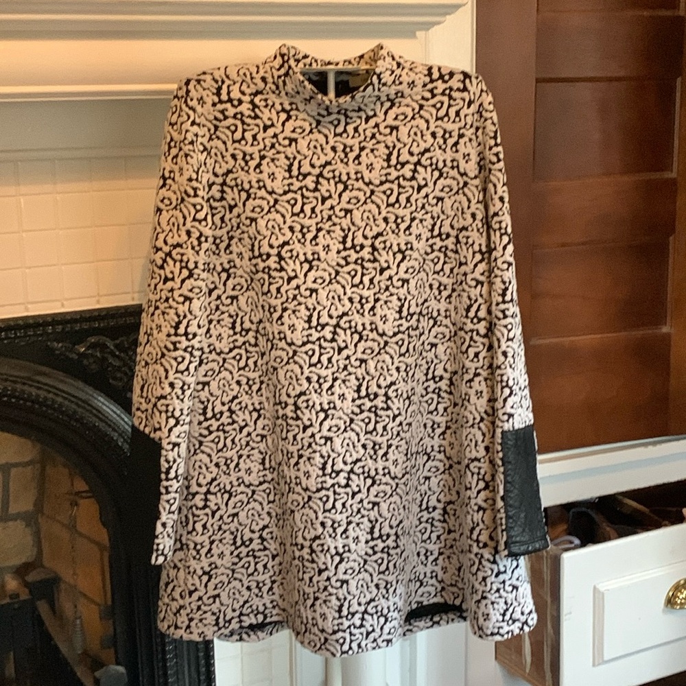 Tyler Boe A line tunic. Worn a few times. Retail 138